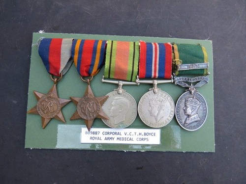 Group medals - of, ww